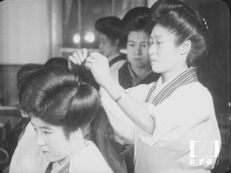 婦人の職業 優しき力